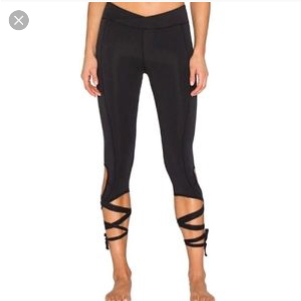 Free People Movement Turnout Yoga Capris - Picture 2 of 7